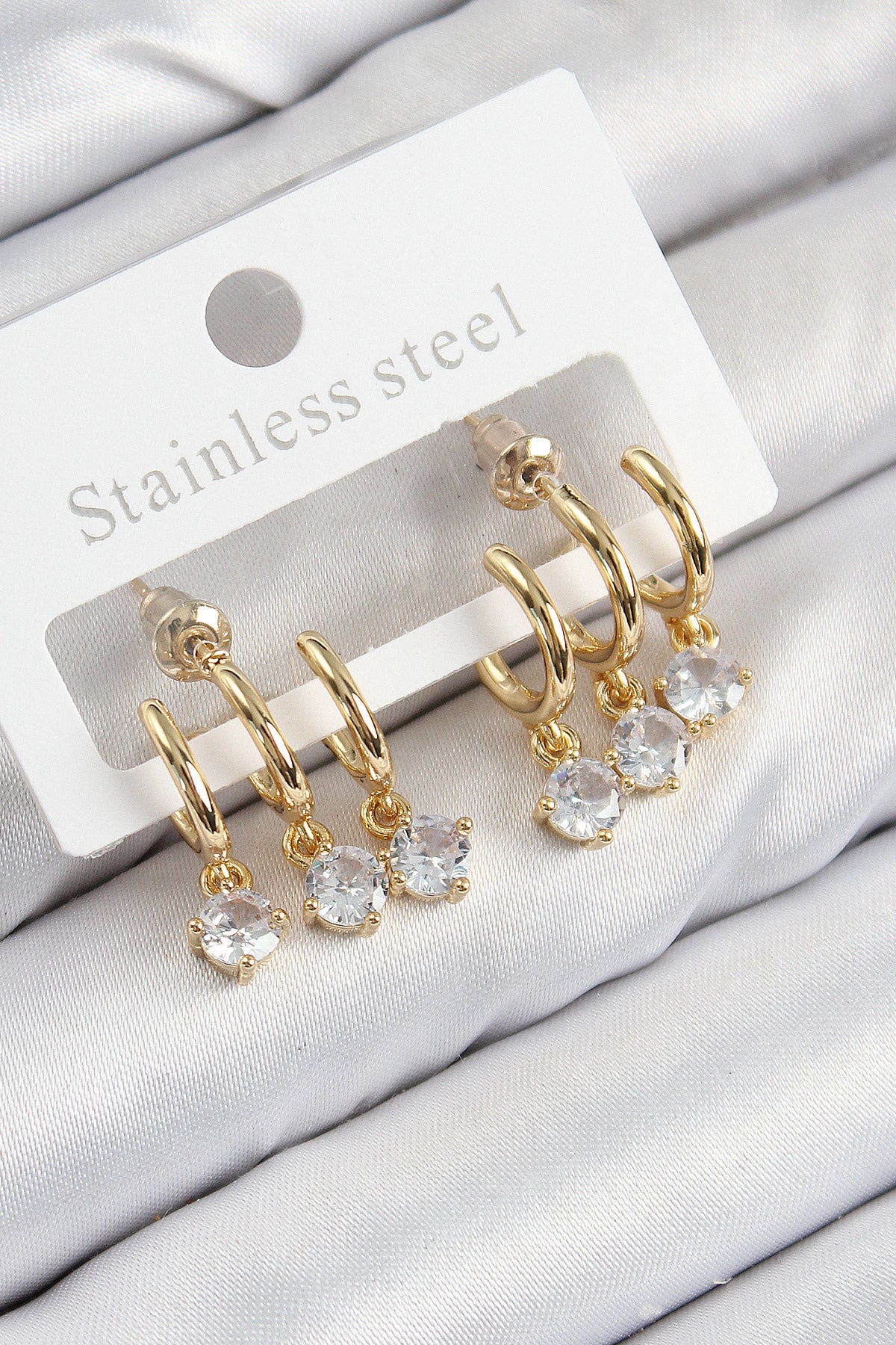 Pirinç Sallantılı Zirkon Taşlı Model Gold Renk Kadın Küpe
